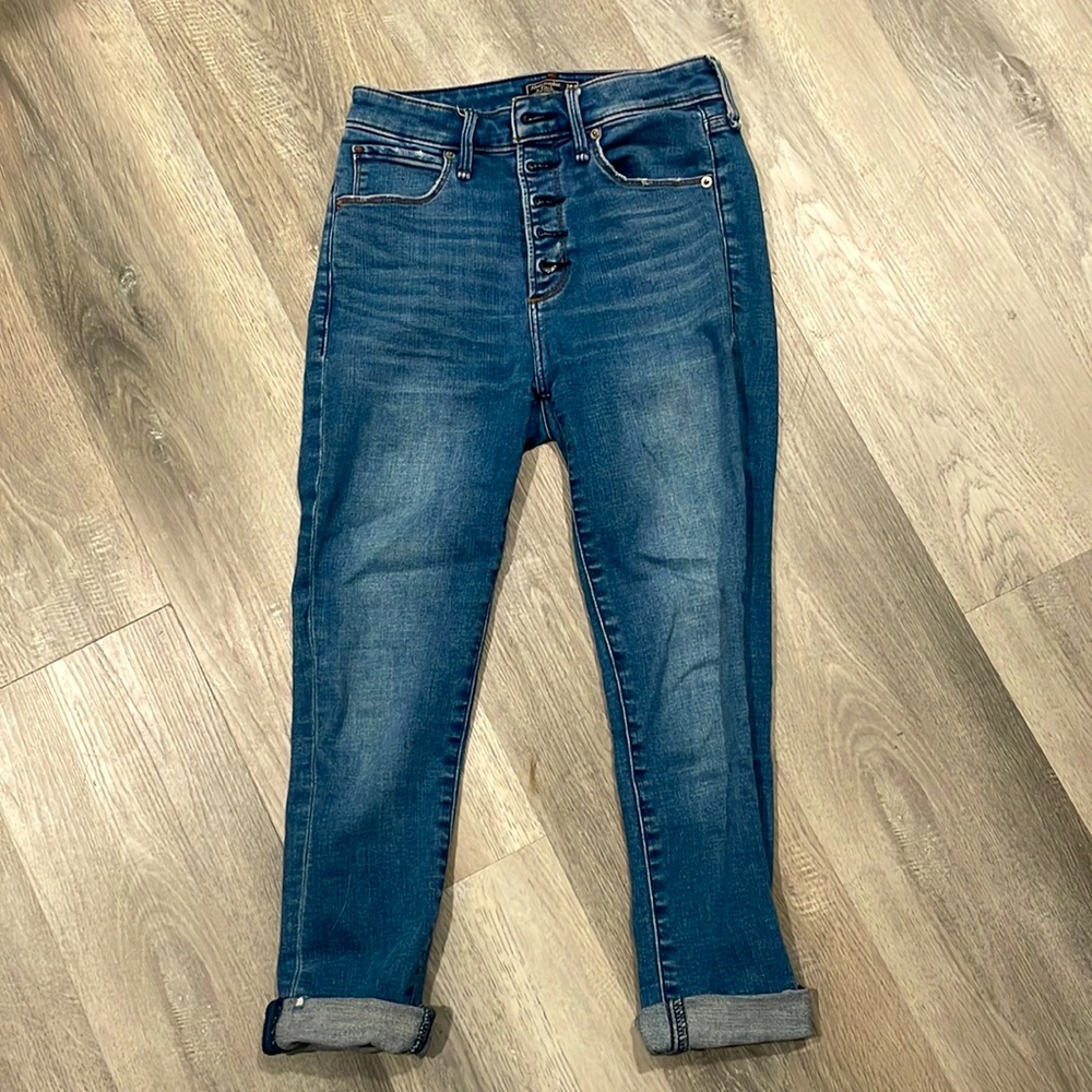 Abercrombie & Fitch High Rise Ankle Jean